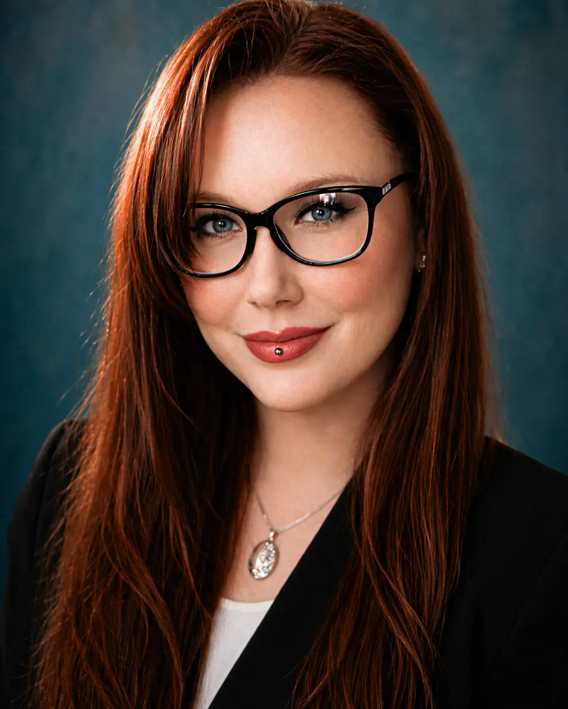 lana elliott headshot for website